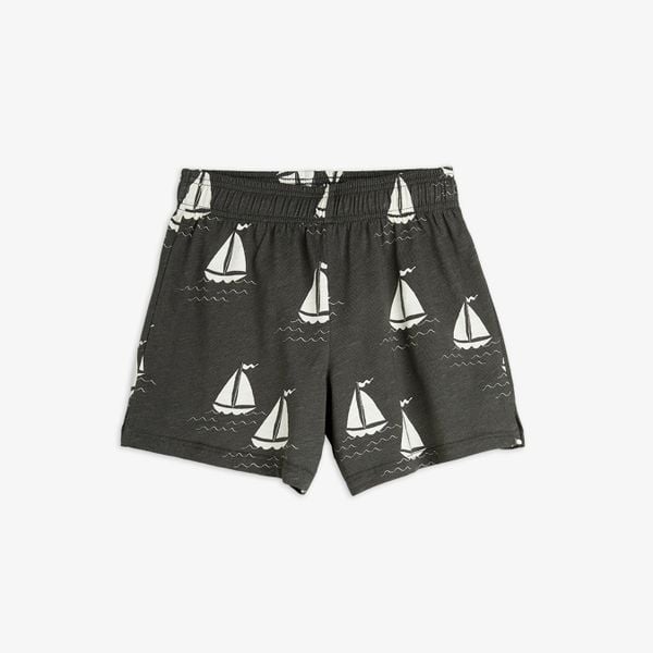 Sailing boats shorts