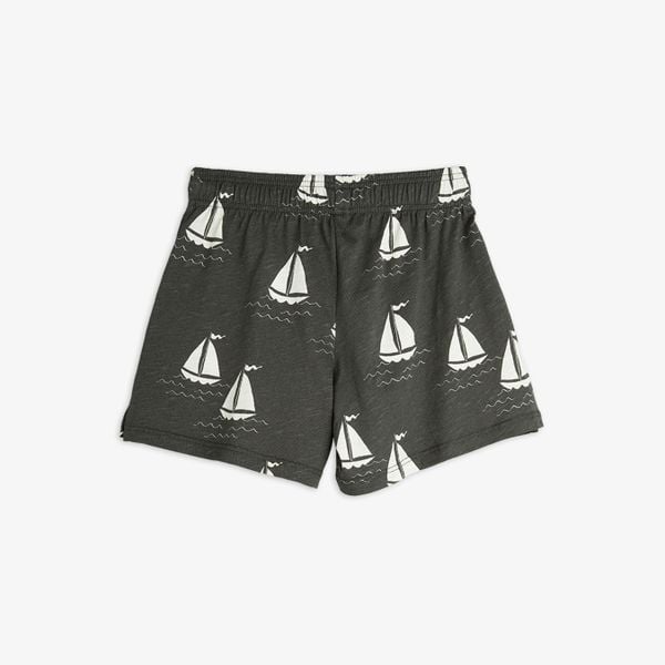 Sailing boats shorts