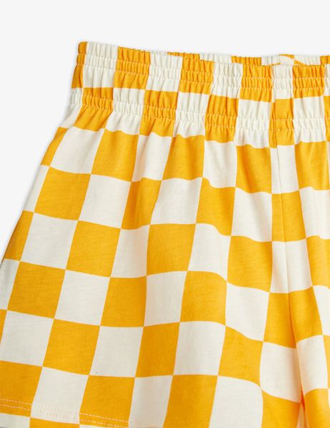Check shorts 