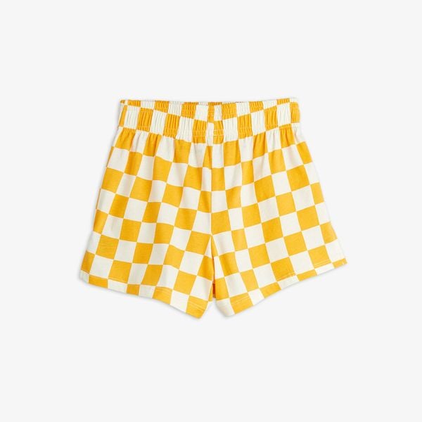Check shorts 