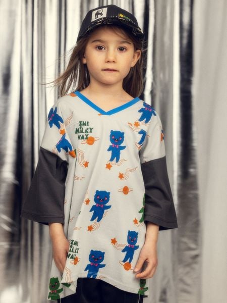 Aliens Print V-neck T-Shirt