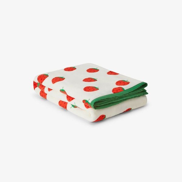 Strawberries Fleece Bedspread Twin