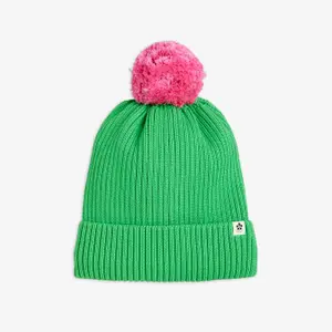 Stickad Beanie med Tofs-image-0